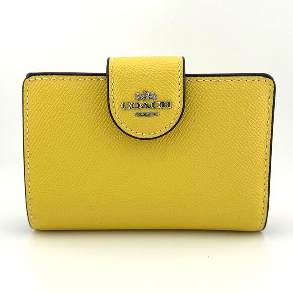 Coach Medium Corner Zip Wallet in Retro Yellow Leather 6390 - Picture 1 of 7